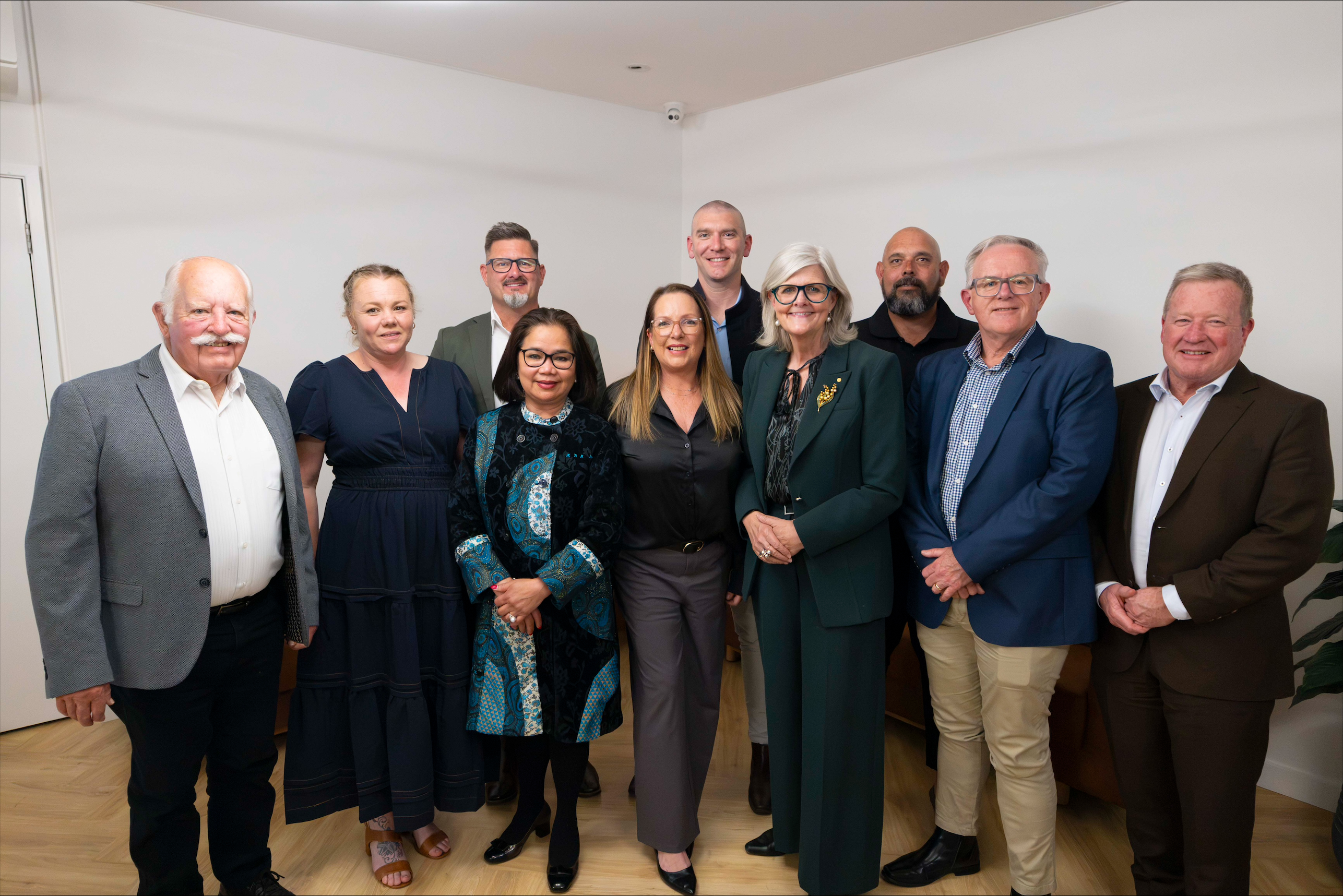 Governor-General Poses for a Photo with Business, Community and Service Leaders Across the Eurobodalla Region